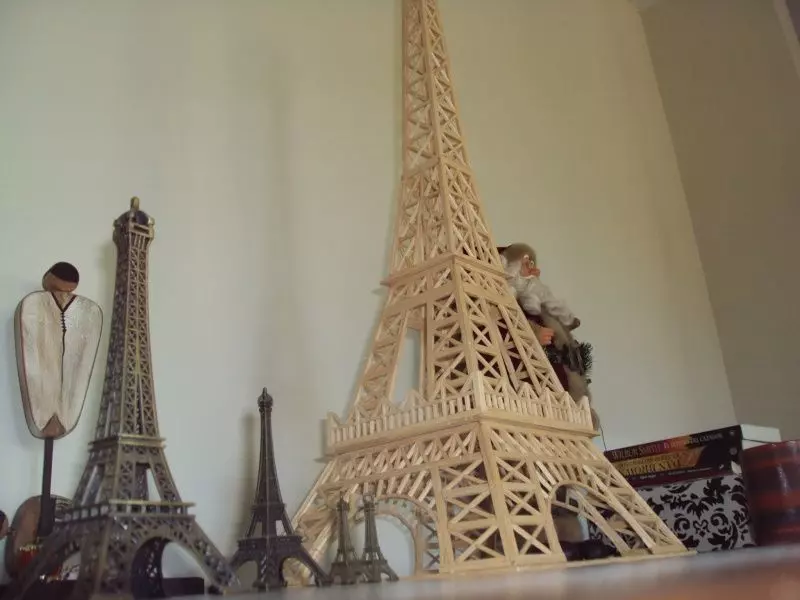 Maquette en bois de la Tour Eiffel