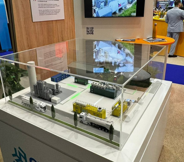 La maquette d’usine de recyclage des pneus et du caoutchouc développée par ARI Model illustre un mécanisme efficace de gestion des déchets, comprenant des centres de collecte des pneus, des broyeurs, des réacteurs de pyrolyse et des chaînes de produc