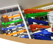 La Maquette de la Vision Énergétique d’une Société Zéro Carbone, conçue par ARI Model, est une représentation détaillée et interactive, qui donne vie à la vision d’un monde sans carbone. Cette maquette architecturale met en évidence les principales s