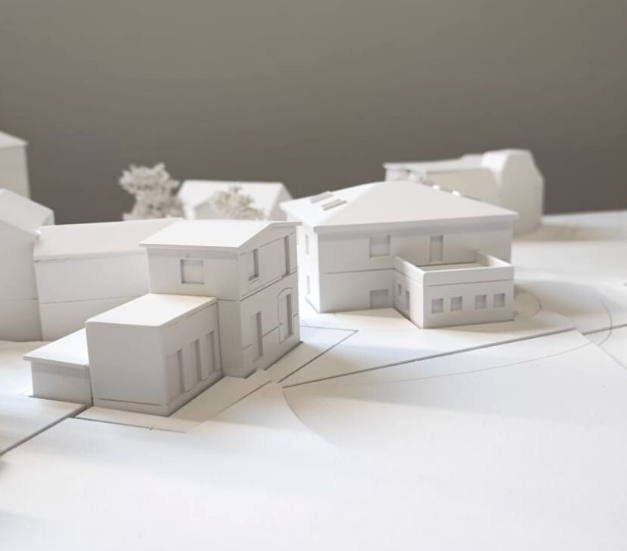 Une maquette architecturale ultra-réaliste et détaillée de ARI Model, représentant les impacts environnementaux de la production d’énergie à travers des simulations interactives et scientifiquement précises. Ce modèle avancé met en évidence les émiss