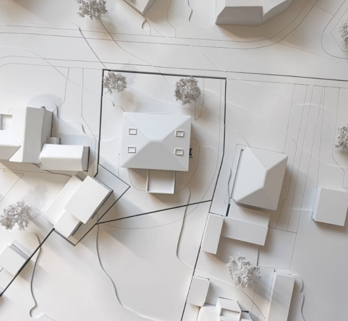 Une maquette architecturale de haute précision conçue par ARI Model, illustrant la planification financière des investissements en énergies renouvelables grâce à un outil d’apprentissage réaliste et interactif. Ce modèle avancé met en avant les struc