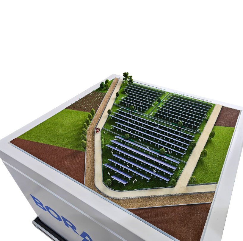 Une maquette de haute précision, créée par ARI Maquette pour une présentation au salon Energie & Umwelt Messe. Cette maquette reproduit une centrale énergétique fonctionnant aux énergies renouvelables, avec un relief réaliste, un éclairage LED si