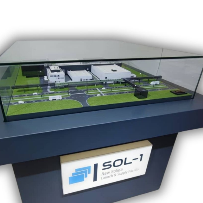 Une maquette sur mesure conçue par ARI Maquette pour un exposant de Hannover Messe Startup & Tech, intégrant des détails architecturaux fins, des zones éclairées et des fonctionnalités animées en option. Conçue pour les stands les plus compacts t