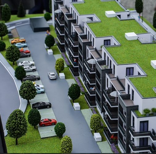 Une maquette architecturale sur mesure réalisée par ARI Maquette pour un exposant d’Expo Real. Le modèle illustre l’infrastructure urbaine, les aspects du développement durable et les projets immobiliers commerciaux avec un niveau de détail impressio