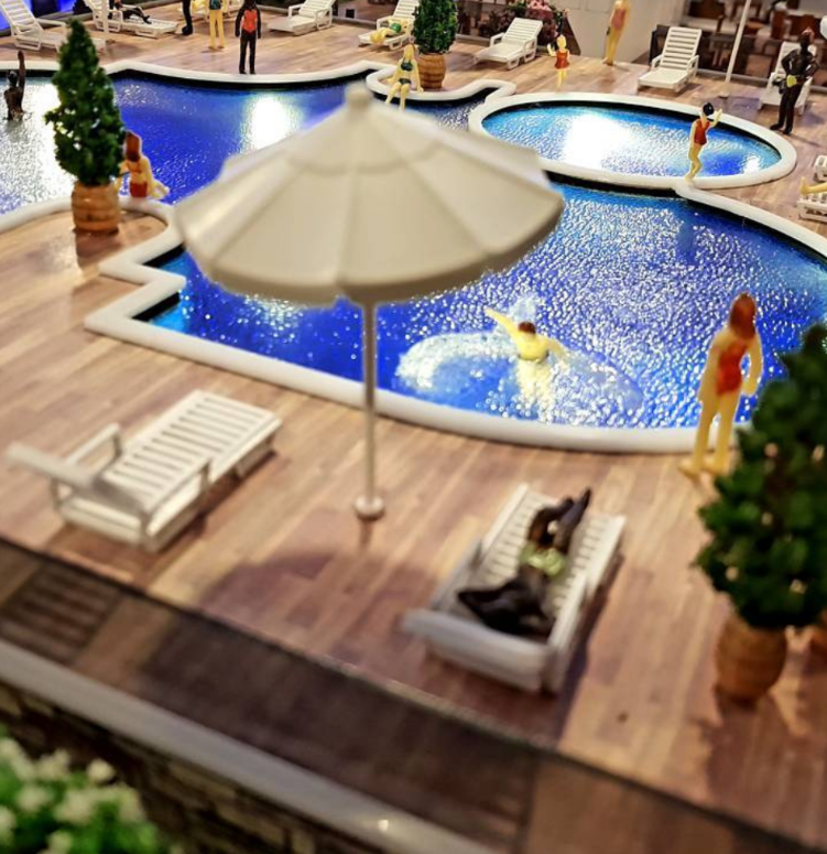 Une maquette physique minutieusement conçue par ARI Maquette pour le Travel Expo, avec des finitions réalistes, des détails architecturaux précis et un système d’éclairage intégré, captivant les visiteurs et valorisant votre stand pendant toute la du