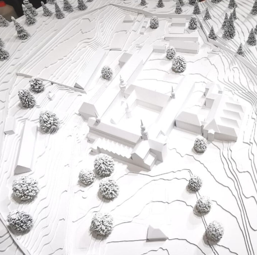 Une maquette architecturale d’une grande précision conçue par ARI Maquette pour Didacta, représentant des institutions éducatives modernes, des salles de classe intelligentes, des laboratoires et des campus axés sur la technologie. Chaque création al