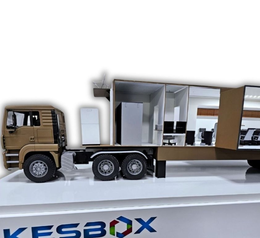 Une maquette architecturale sur mesure créée par ARI Maquette pour le Swissdidac, intégrant des effets lumineux interactifs, des systèmes de mouvement et des matériaux écologiques. Ce modèle détaillé illustre l’avenir de l’éducation à travers des sal