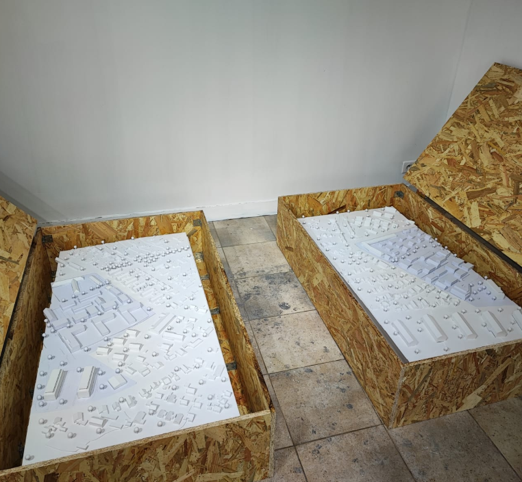 Maquettes architecturales illuminées et animées personnalisées conçues par ARI Maquette pour EdTech Austria, fruit de 20 ans d’expérience en artisanat et technologie. Chaque maquette combine lumière, mouvement et détails architecturaux pour incarner