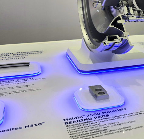 Maquettes architecturales sur mesure créées par ARI Maquette pour le Smart Learning Expo, intégrant des technologies d’éclairage, d’animation et d’architecture éducative. Chaque maquette reflète plus de 20 ans d’expertise de ARI Maquette, combinant c